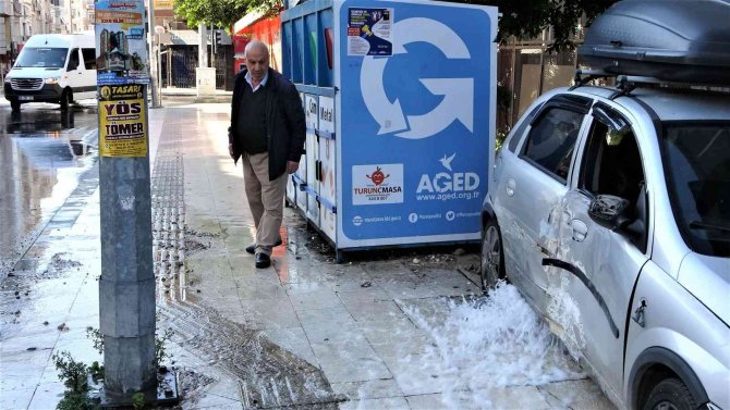 Antalya’da Kaza Sonrası Şelale Gibi Su Aktı, Bakan Şaştı Kaldı