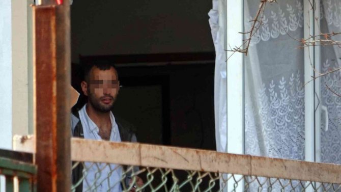 Kasaptaki Kuzuları Yarı Fiyatına Sattı, Pompalı Tüfekle Eylem Yaptı, Polise Ecel Terleri Döktürdü
