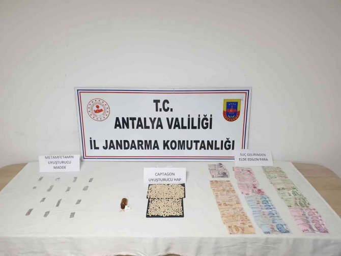 Yabancı Uyruklu Şahıs Evinde 100 Bin Liralık Uyuşturucu İle Yakalandı
