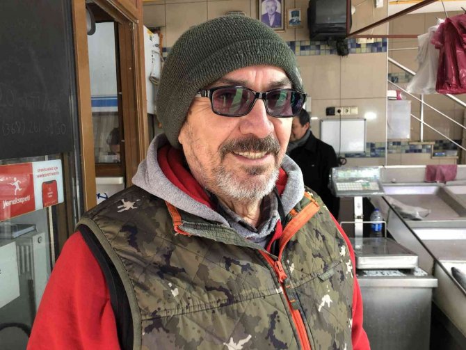 Canlı Kefal Tezgahta İlgi Odağı Oldu