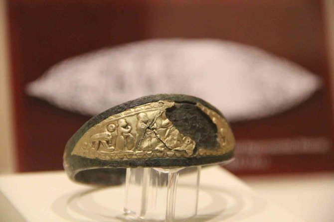 Tarlada Bulunan Bu Bileziğin Eşi Benzeri Bulunmuyor