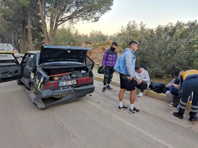 Maç Sonrası Kaza Yapan 5 Futbolcu Yaralandı