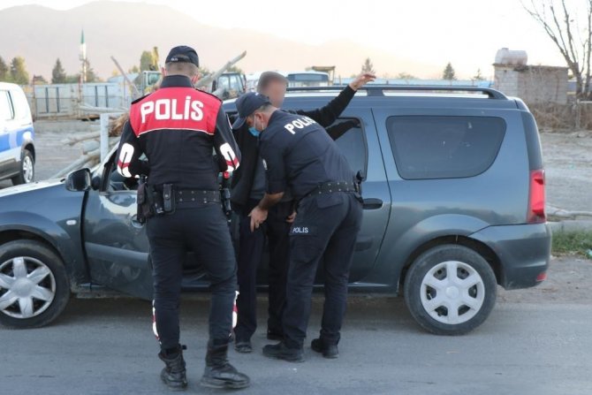 Erzincan’da ’’Huzurlu Sokaklar Ve Düzensiz Göç İ̇le Mücadele’’ Uygulaması