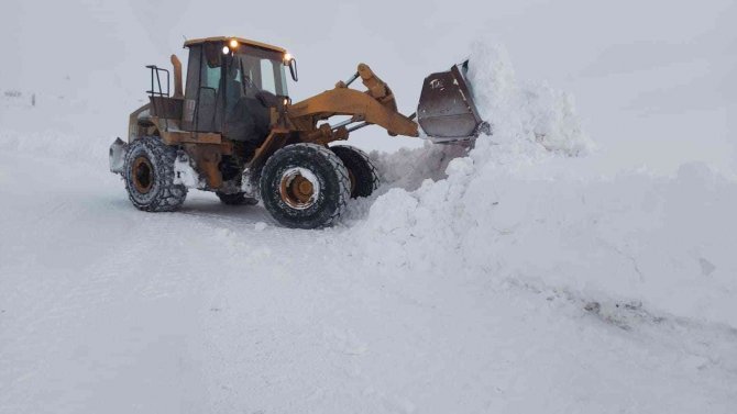 Erzurum’da 325 Mahalleye Ulaşım Sağlanamıyor