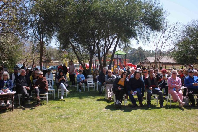 Eski Eşya Meraklıları Marmaris’te Müzayedede Buluştu