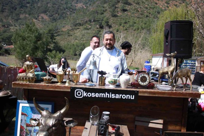 Eski Eşya Meraklıları Marmaris’te Müzayedede Buluştu