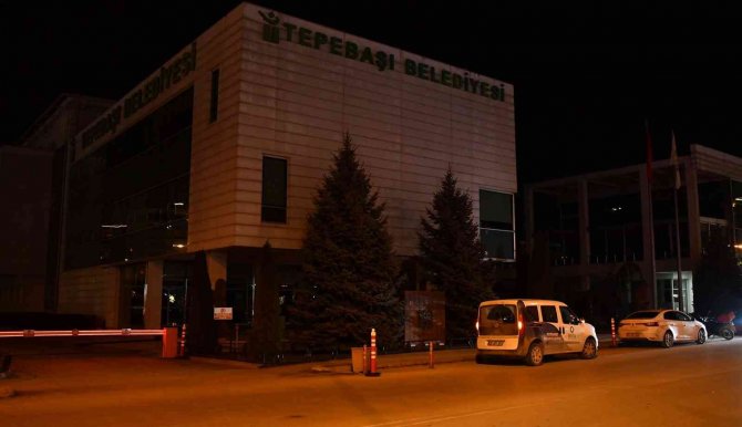 Tepebaşı’nda İklim Krizine Dikkat Çekmek İçin Işıklar Kapatıldı