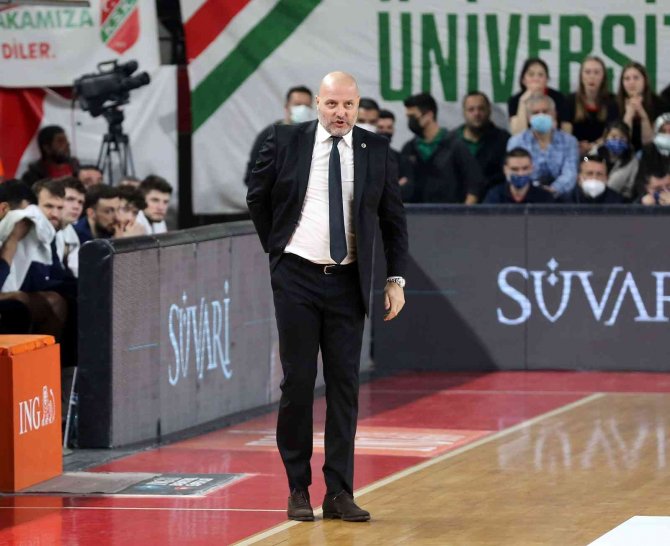 Ing Basketbol Süper Ligi: Pınar Karşıyaka: 74 - Fenerbahçe Beko: 72