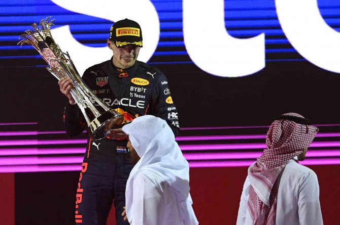 Formula 1 Suudi Arabistan Gp’de Kazanan Verstappen Oldu