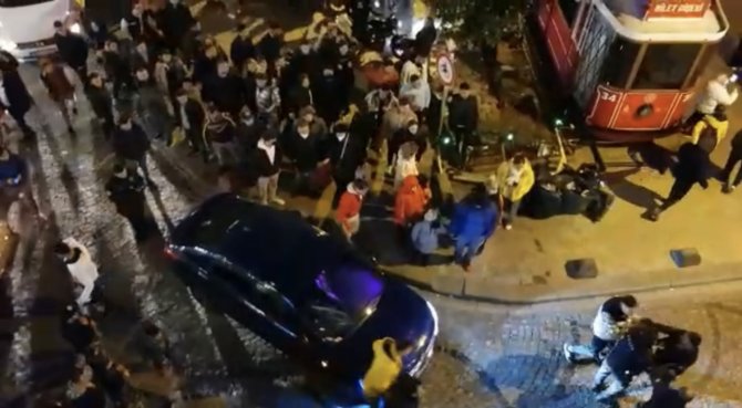Galata’da Hareketli Dakikalar: Yol Kapatan Magandalara Polis Müdahale Etti