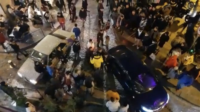 Galata’da Hareketli Dakikalar: Yol Kapatan Magandalara Polis Müdahale Etti