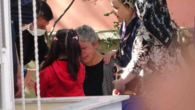 Evinin Mutfağı Küle Dönen Kadın Gözyaşlarını Tutamadı