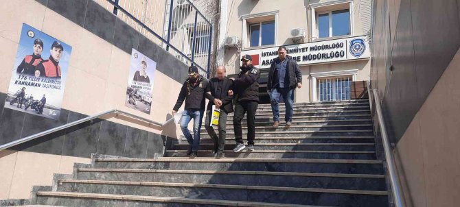 Kendilerini Polis Olarak Tanıtıp 1.5 Milyon Değerindeki Ziynet Eşyaları Aldılar