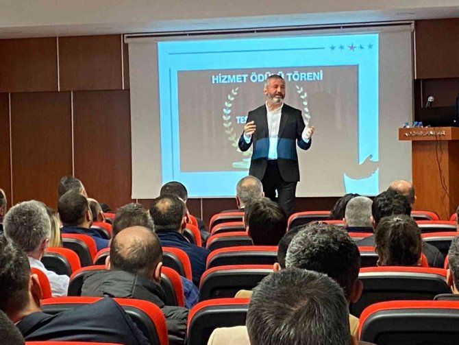 Firmadan 5 Yıl Ve Üzerinde Çalışan Personeline Plaket