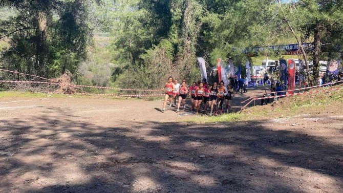 Köyceğiz’de Türkiye Dağ Koşusu Şampiyonası Düzenlendi
