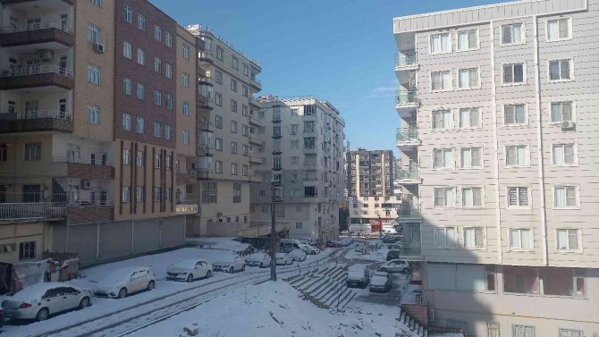 Mardin’de Kar Bahar Dinlemiyor