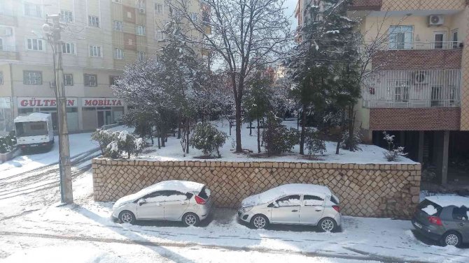 Mardin’de Kar Bahar Dinlemiyor
