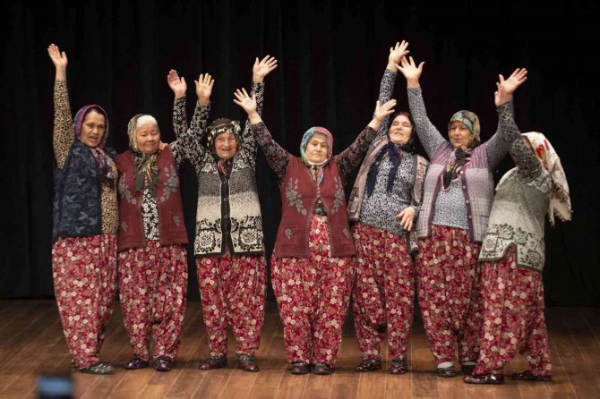 Arslanköylü Kadınlar Seyirciyle Buluştu