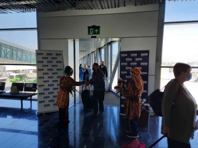 Sezonun İlk Dış Hat Uçuşu Karşılandı