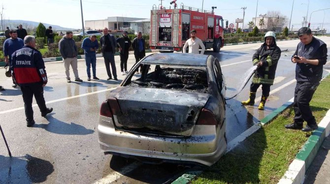 Osmaniye’de Lpg Tankı Patlayan Otomobil Alev Alev Yandı