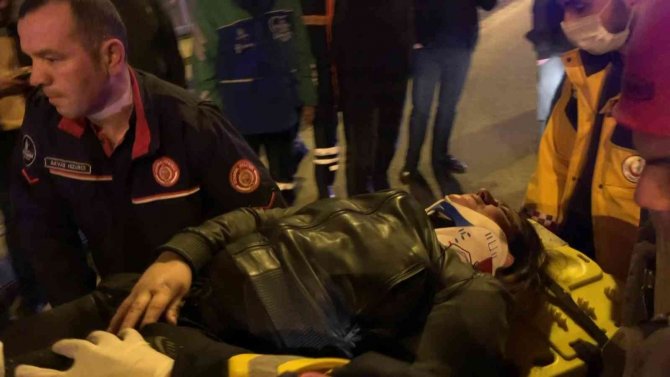 Pendik’te İki Araç Kafa Kafaya Çarpıştı: 1 Yaralı