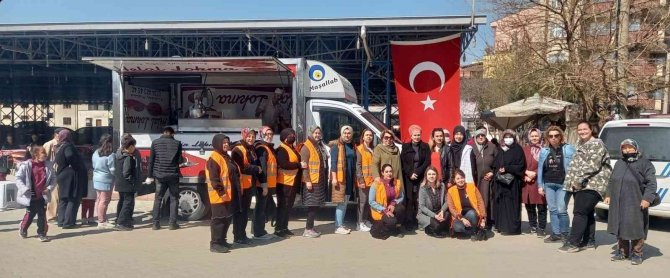 Ak Parti Edremit Mahalle Teşkilatı’nın Lokma İkramına İlgi Yoğun Oldu
