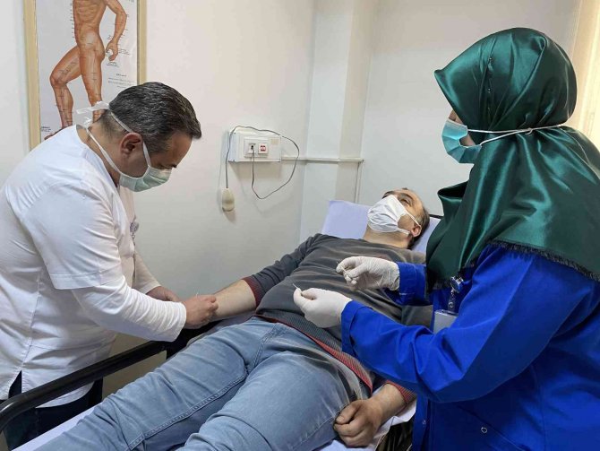 Uzmanlardan "Hacamat" Uyarısı: “Yanlış Uygulamalar Ömür Boyu Geçmeyen Ağrılar Oluşturuyor”