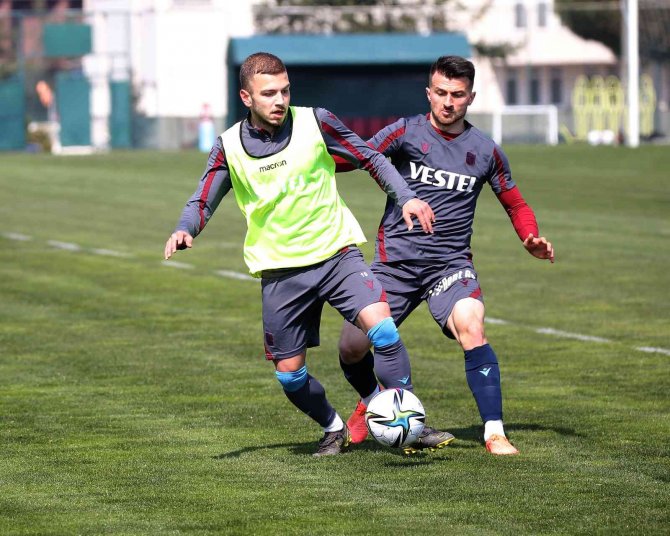 Trabzonspor, U19 Takımıyla Hazırlık Maçı Yaptı