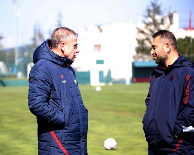 Trabzonspor, U19 Takımıyla Hazırlık Maçı Yaptı