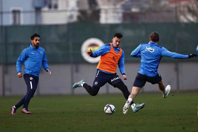 Fenerbahçe Salonda Çalıştı