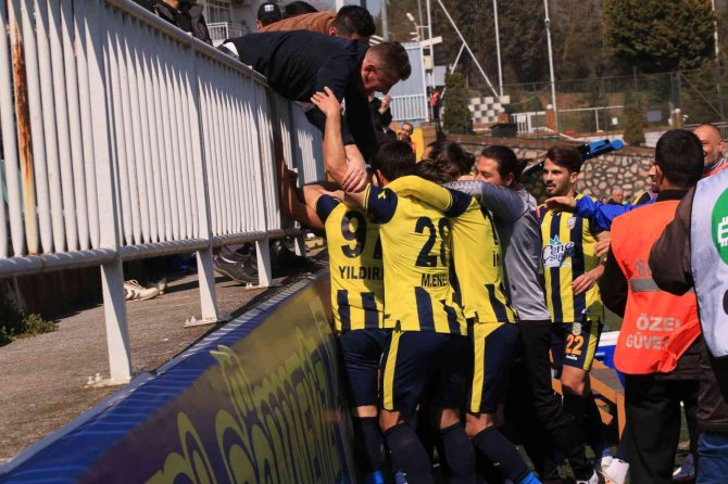 Tff 3. Lig: Belediye Derincespor: 2 - Büyükçekmece Tepecikspor: 2