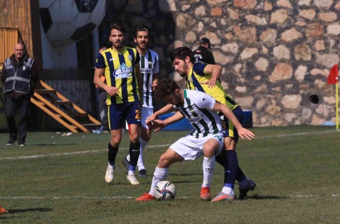 Tff 3. Lig: Belediye Derincespor: 2 - Büyükçekmece Tepecikspor: 2