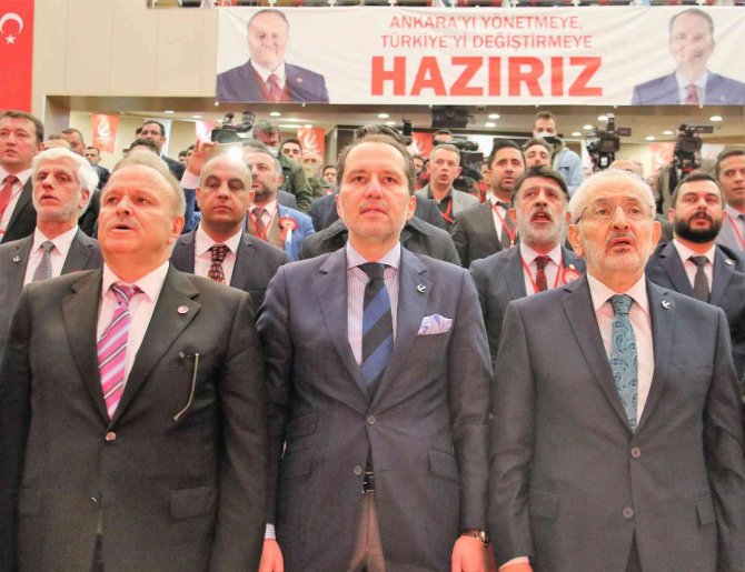 Yeniden Refah Partisi Genel Başkanı Erbakan, Partisinin İl Başkanlığı Toplantısında Partililerle Buluştu