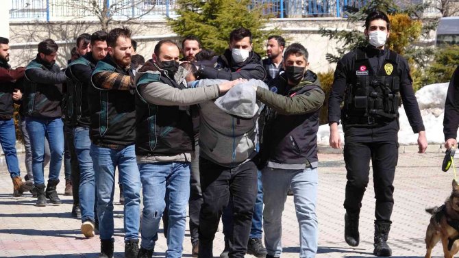 Yozgat’ta Uyuşturucu Operasyonu: 9 Gözaltı