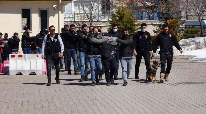 Yozgat’ta Uyuşturucu Operasyonu: 9 Gözaltı