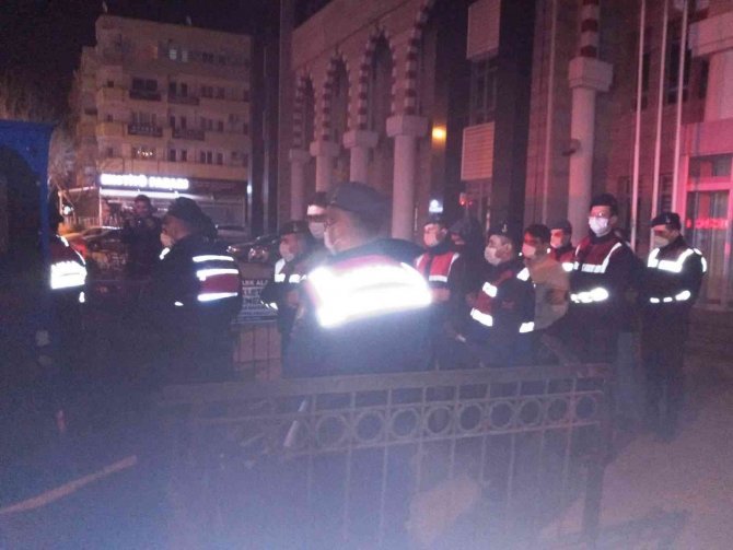 Yunanlıların Göçmen Zannedip Geri İttiği Kişiler Fetö Üyesi Çıktı