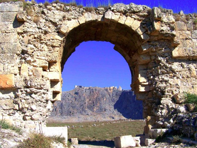 Anavarza Kazılarına Büyükşehir Desteği