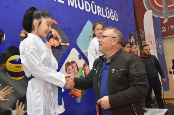 Afyonkarahisar’da Karate Grup Müsabakaları Sona Erdi