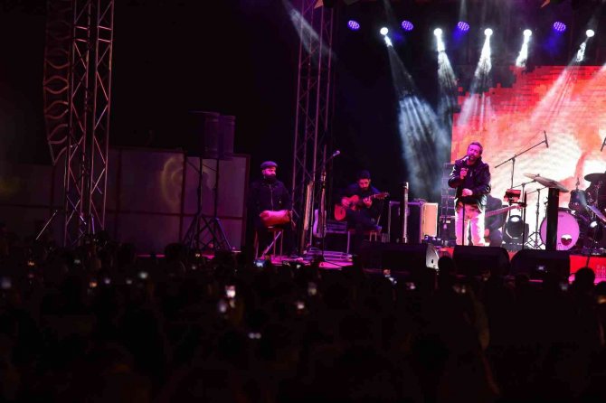 Belpa Buz Pateni Tesisi’nde Kışa Veda Konseri
