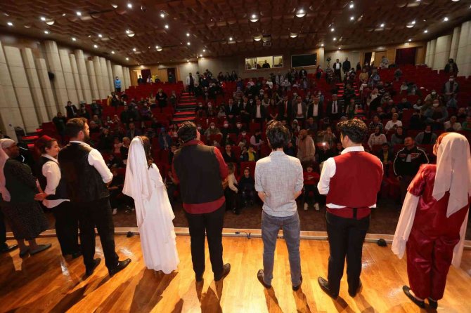 Antgi̇ad Ve Kepez Belediyesi İş Birliği İle Tiyatro Oyunu