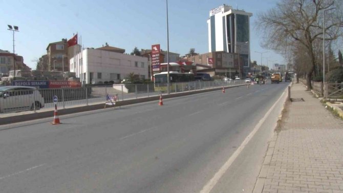 Ataşehir’de Feci Kaza: Otomobilin Çarptığı Genç Kadın Hayatını Kaybetti