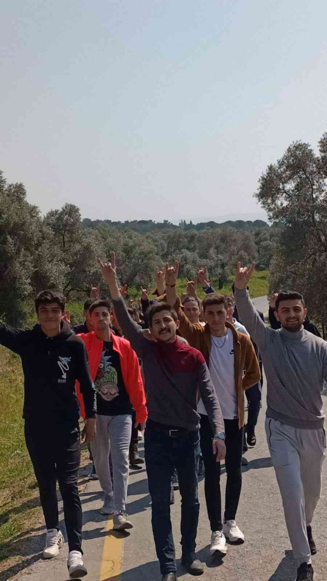 Aydın Ülkü Ocakları Doğa Yürüyüşüne Çıktı