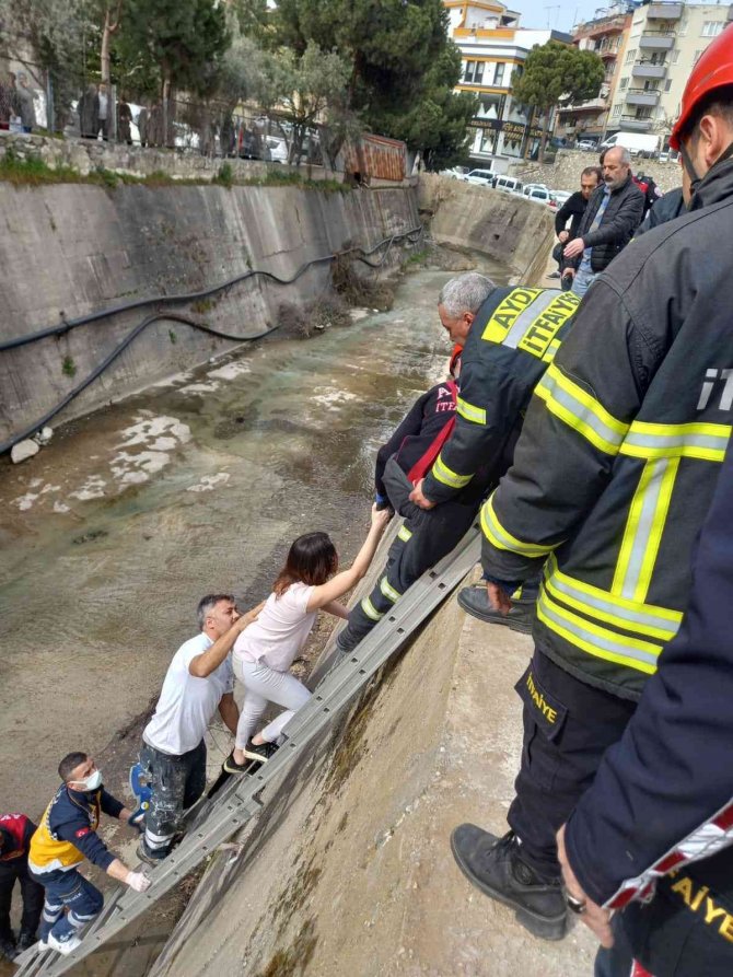 5 Metre Yükseklikten Dereye Düştü