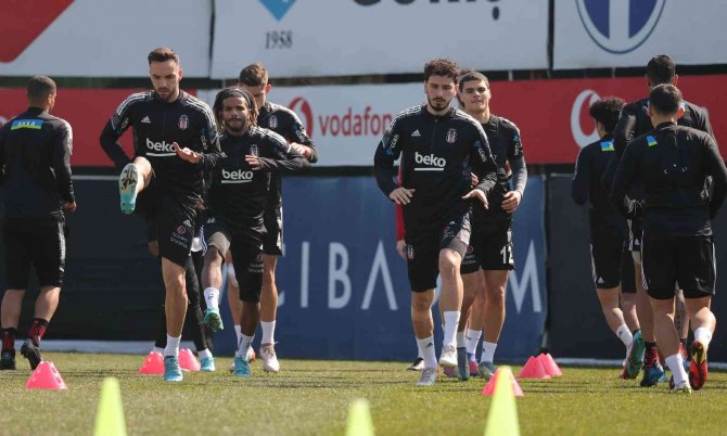 Beşiktaş’ta Pjanic Takımla Çalıştı