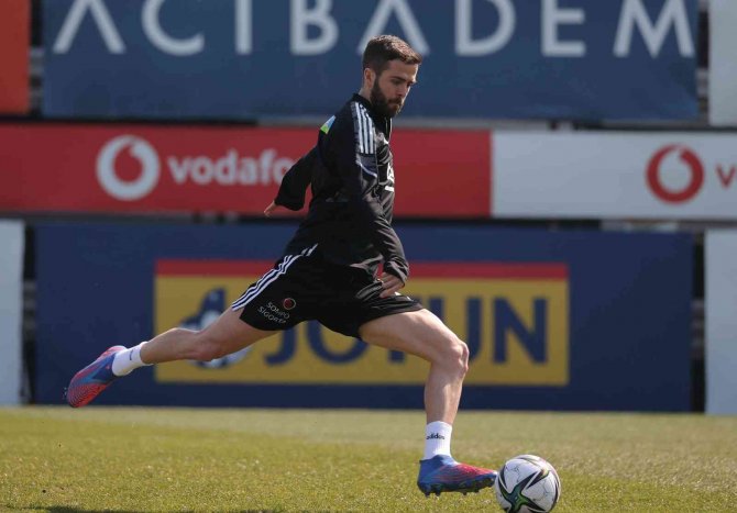 Beşiktaş’ta Pjanic Takımla Çalıştı