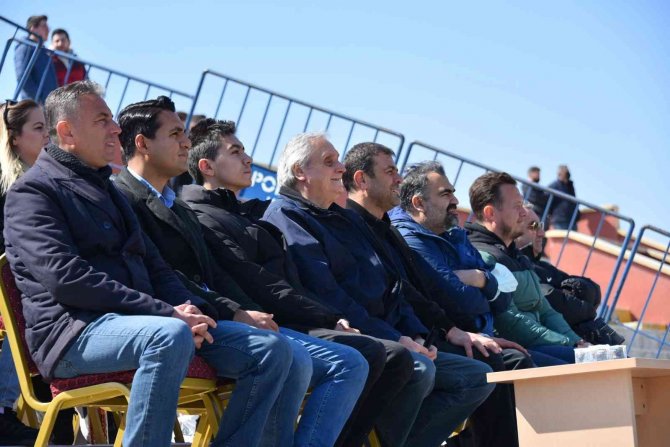 Başkan Bakkalcıoğlu, Vitraspor’u Yalnız Bırakmadı
