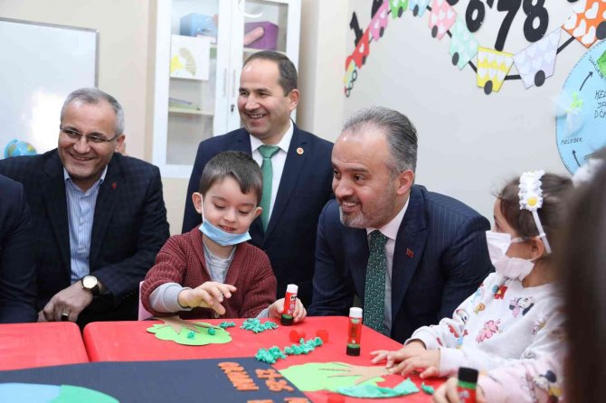 Bursa Büyükşehir’den Ana Kucağı Eğitim Merkezleri Zincirine Yeni Halka