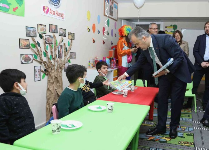 Bursa Büyükşehir’den Ana Kucağı Eğitim Merkezleri Zincirine Yeni Halka