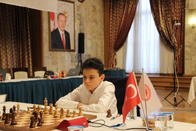 Bursa Büyükşehir Belediyesporlu Satranççı Ediz Gürel Tbmm Kupası’nda İkinci Oldu