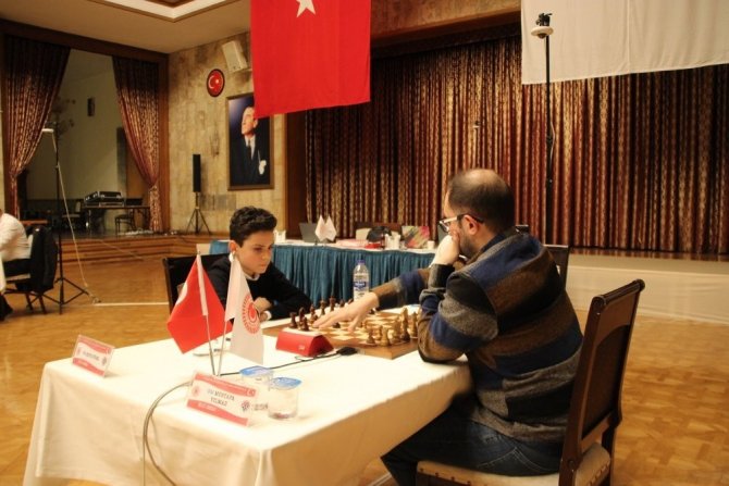 Bursa Büyükşehir Belediyesporlu Satranççı Ediz Gürel Tbmm Kupası’nda İkinci Oldu